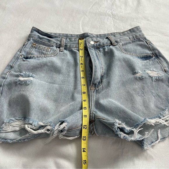 Shein High Waisted Distressed Raw Hem Jean shorts Size 32 - Picture 6 of 8